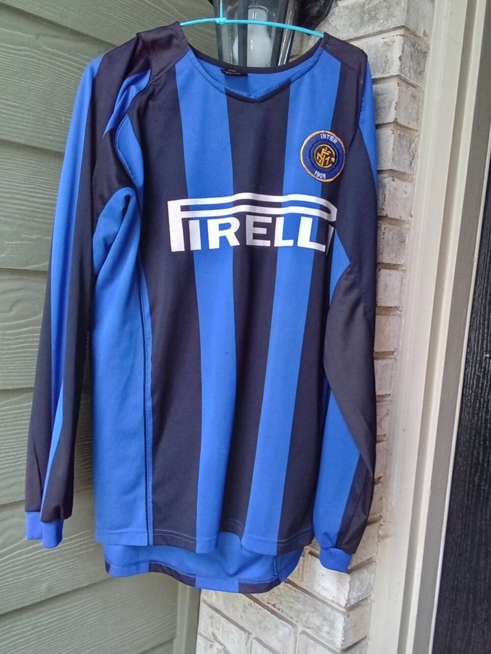 The Inter Milan 2003-2004 Home Shirt featuring Vieri #32